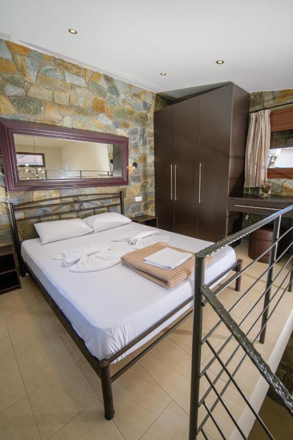 Stone Suites Pefkochori Luaran gambar